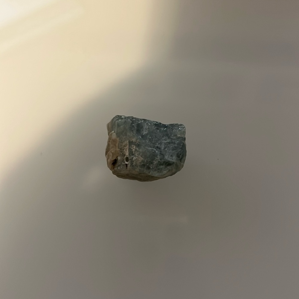 Unknown Crystal - Palm Size - Blue